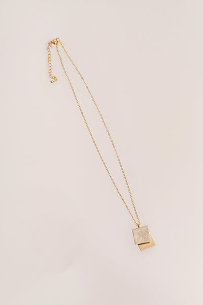 Gold Justine Pendant Necklace - Velia