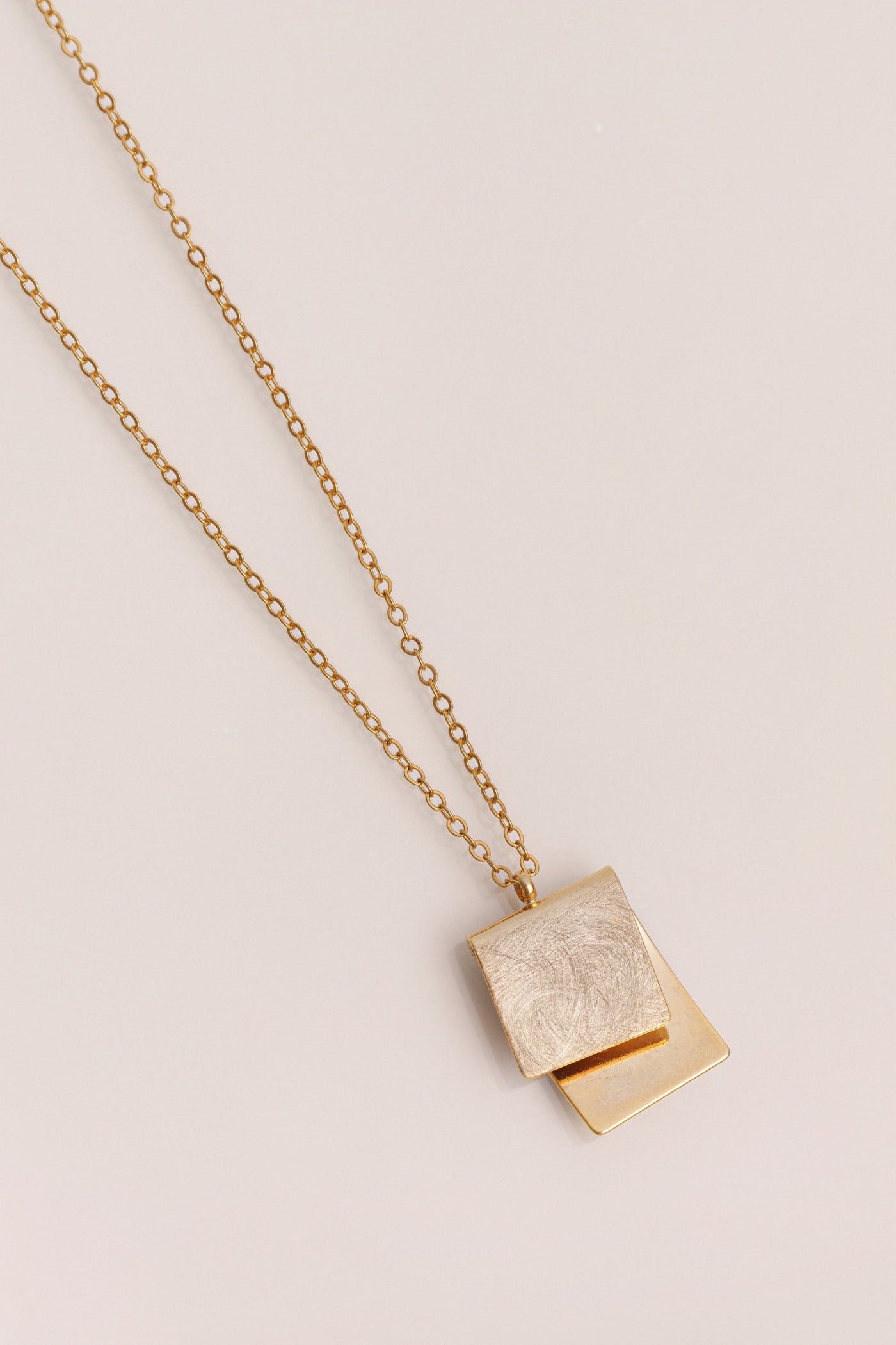 Gold Justine Pendant Necklace - Velia