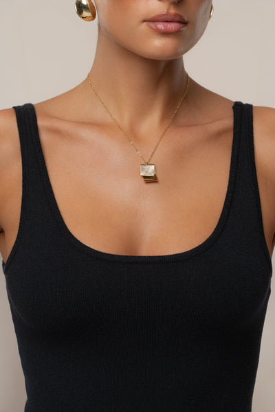 Gold Justine Pendant Necklace - Velia