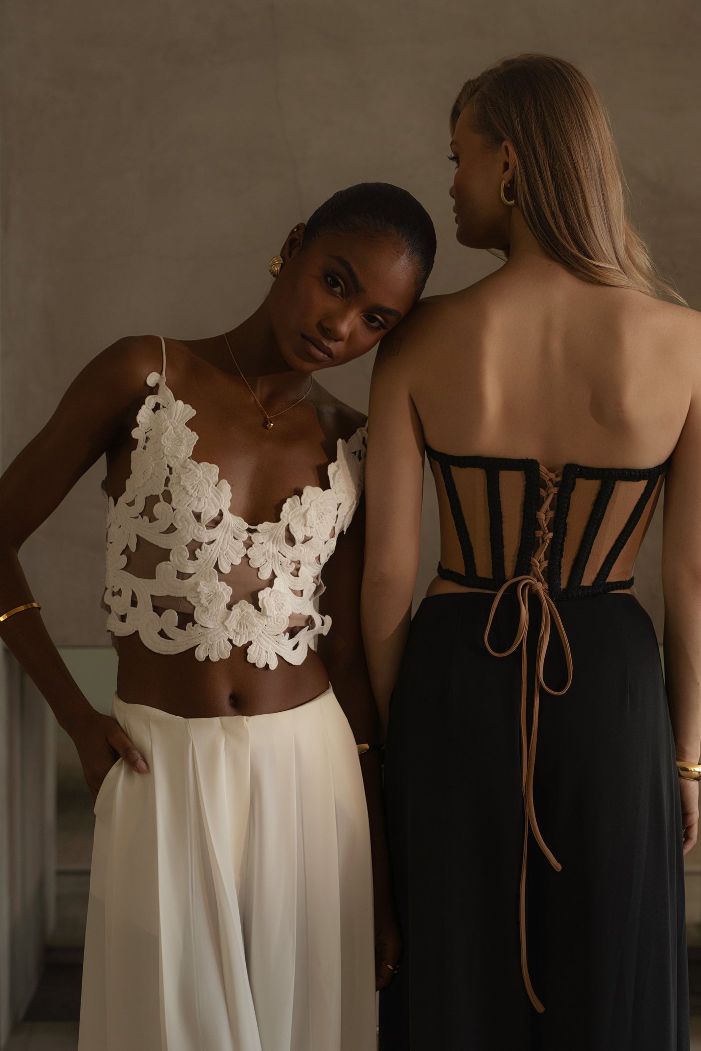 White Anahi Embroidered Top - VELIA